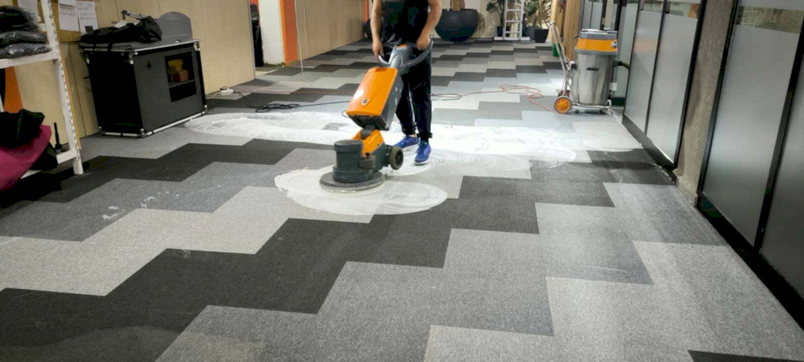 Kuru Küpük Ofis Halı Yıkama